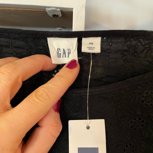 Gap Black Eyelit Black Blouse Shirt Women's XS Extra Small NWT - Picture 4 of 7